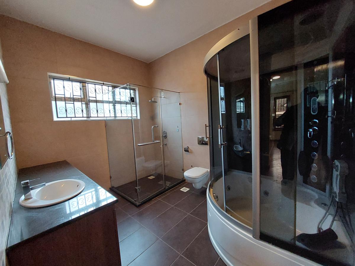 5 Bed Townhouse with En Suite at Eldama Park - 5