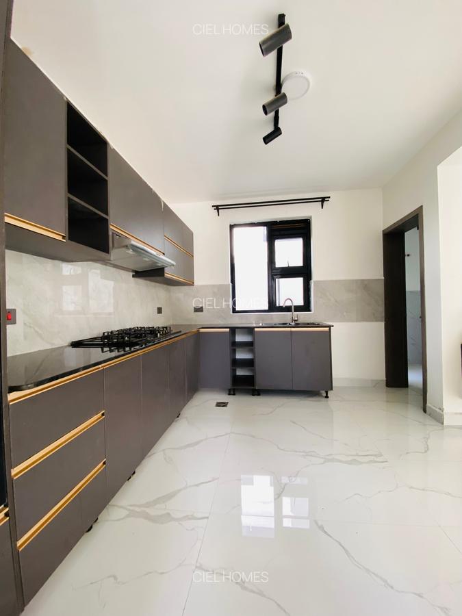 5 Bed Villa with En Suite at Kwa Kairu - 5