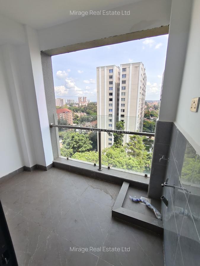 2 Bed Apartment with En Suite in Lavington - 6