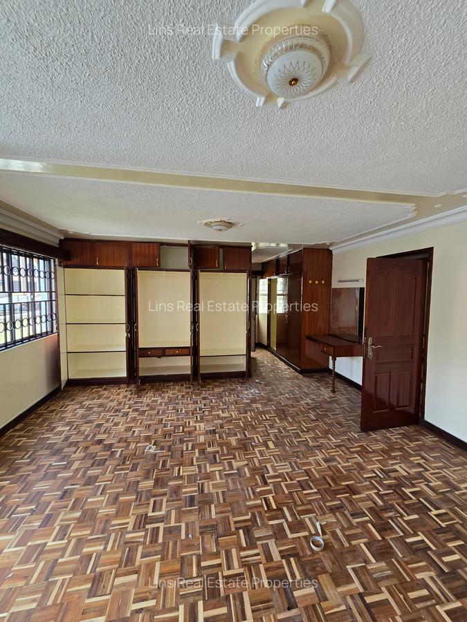 4 Bed Townhouse with En Suite in Lavington - 7