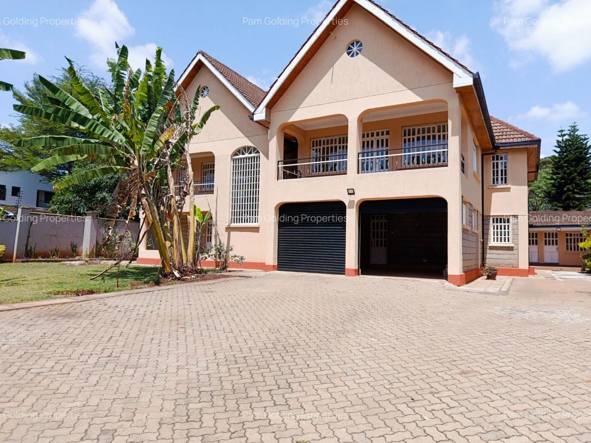 4 Bed House with En Suite in Rosslyn - 16