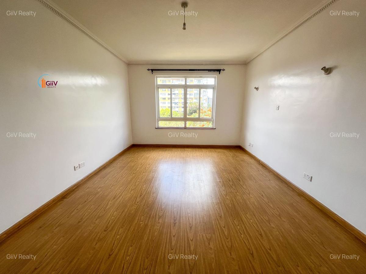 3 Bed Villa with En Suite in Westlands Area - 11