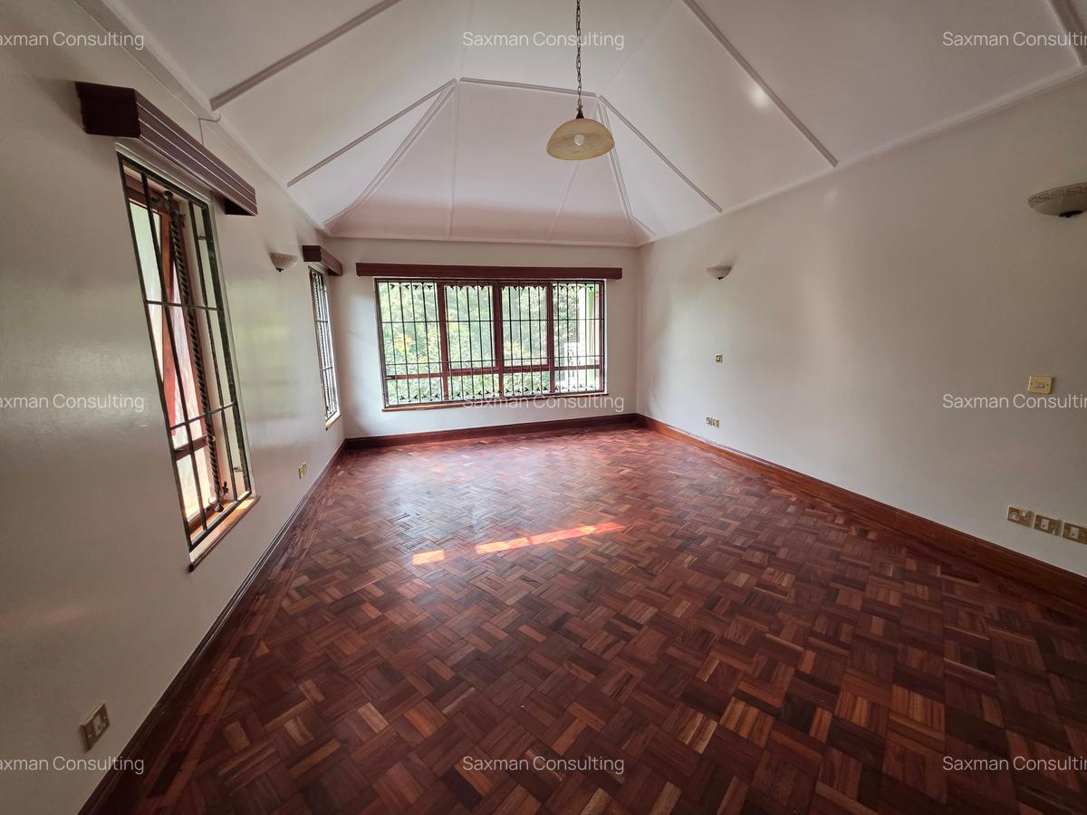 5 Bed House with En Suite in Runda - 8