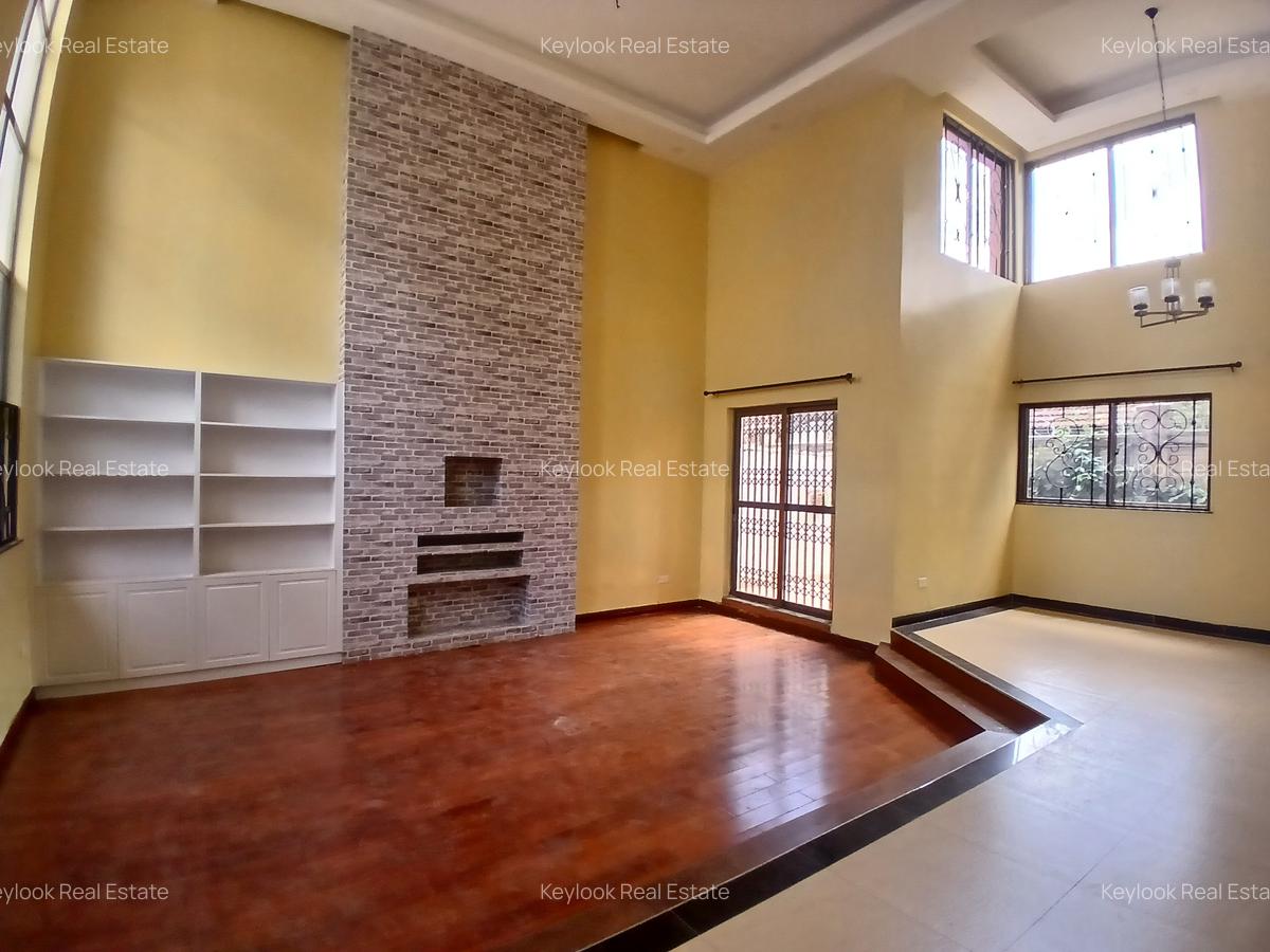 5 Bed Townhouse with En Suite at Lavington - 18