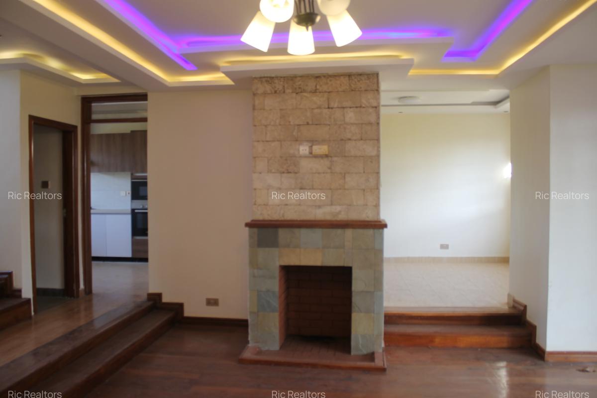 4 Bed Townhouse with En Suite at Redhill - 10