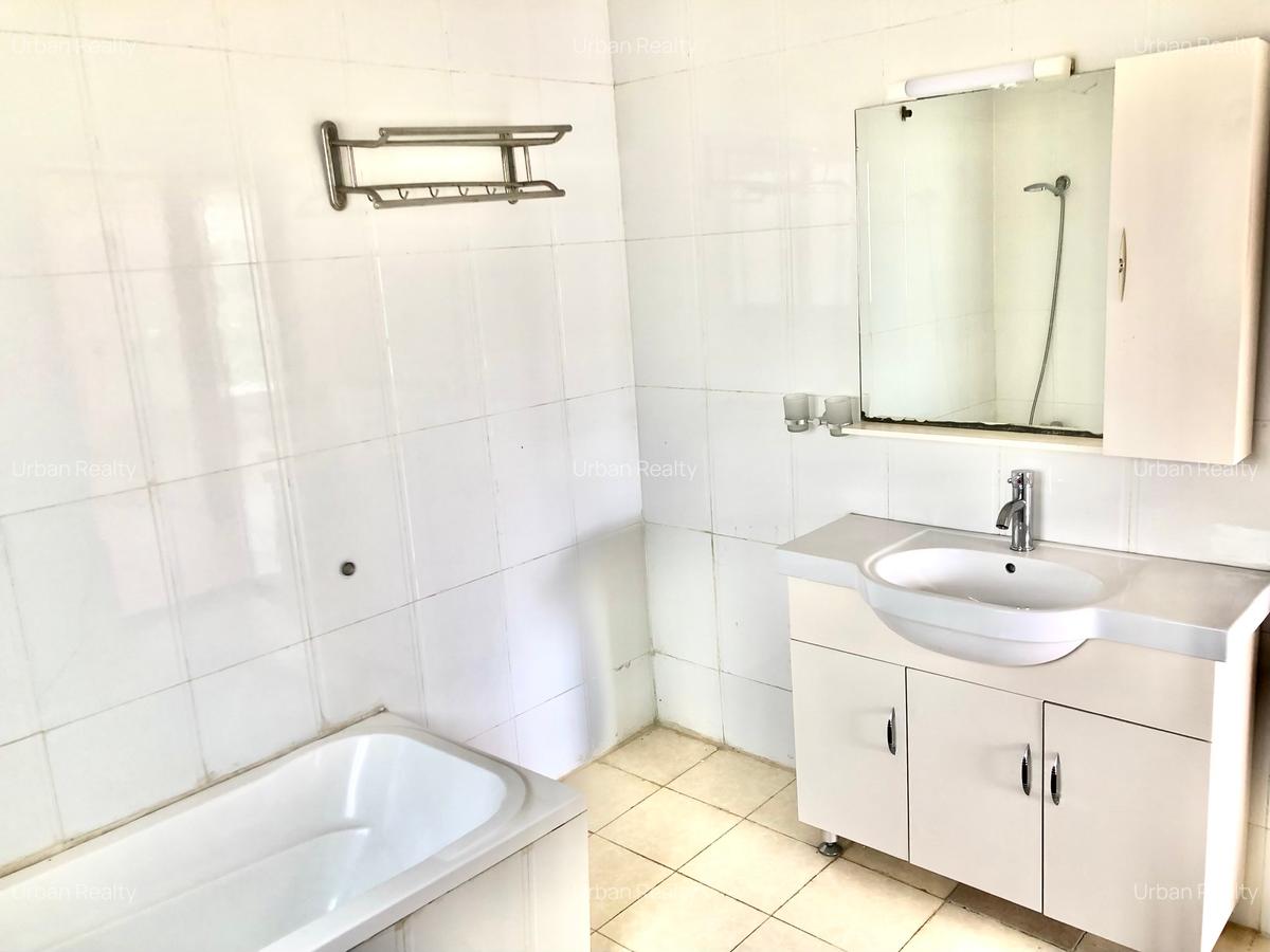 4 Bed Apartment in Kilimani - 10