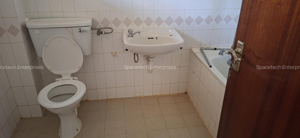 4 Bed House with Staff Quarters in Nyari - 14