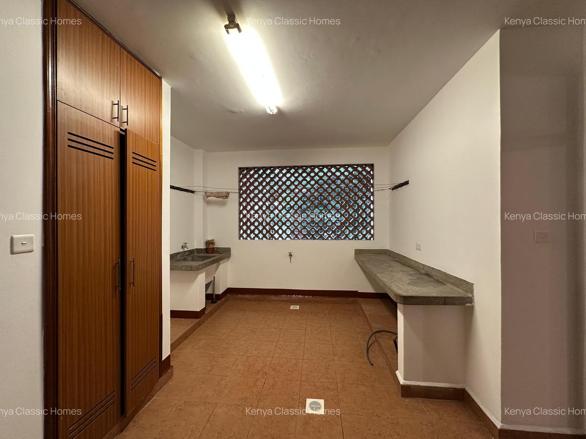 3 Bed Apartment with En Suite at Riverside - 9