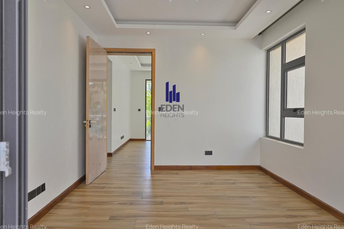 6 Bed Townhouse with En Suite in Lavington - 9