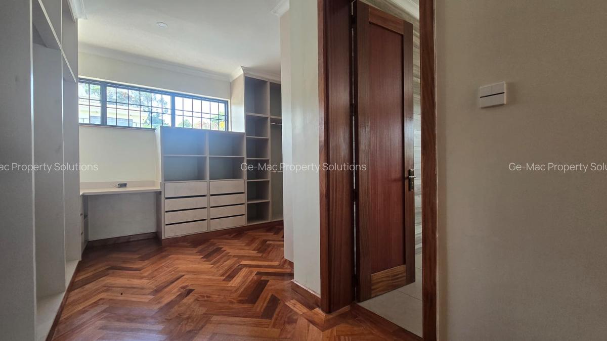 5 Bed House with En Suite in Loresho - 11