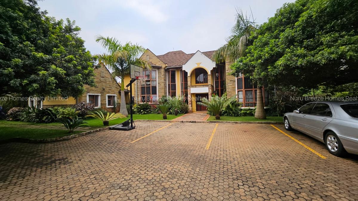 5 Bed Townhouse with En Suite in Runda - 4