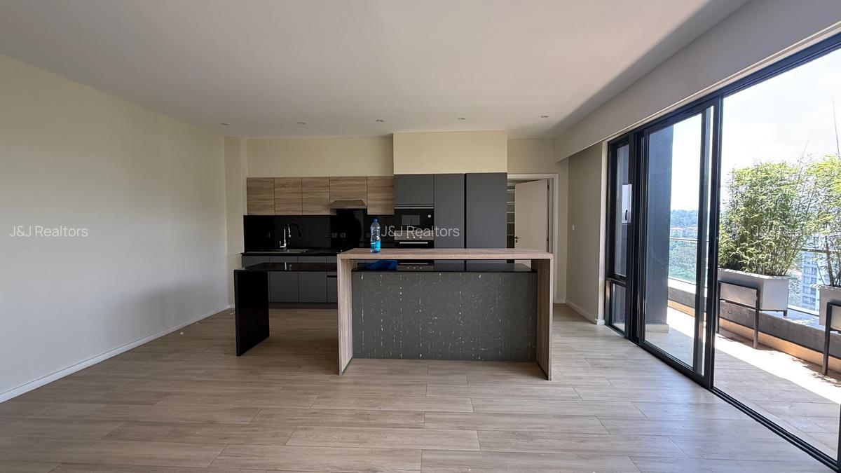 4 Bed Apartment with En Suite in Riverside - 7