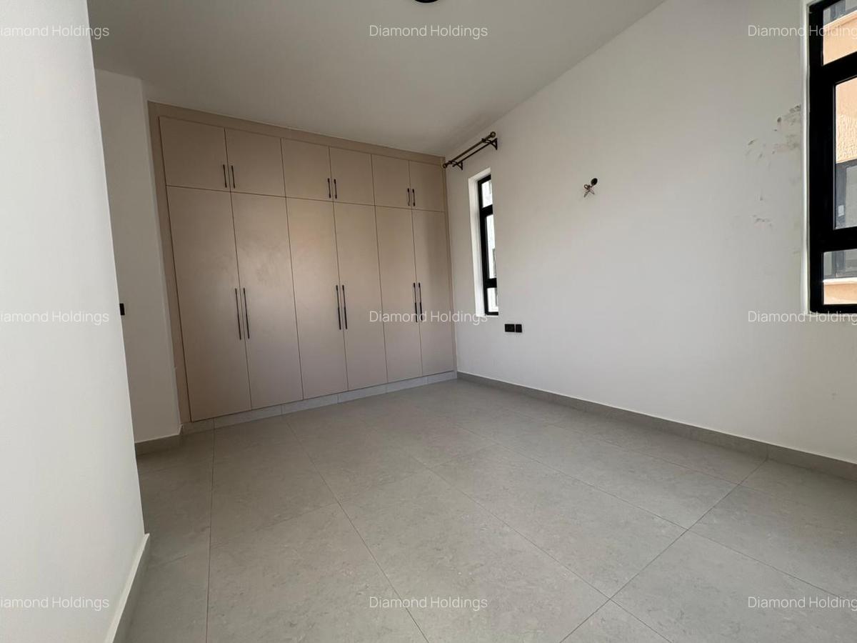 2 Bed Apartment with En Suite at Brookside - 11