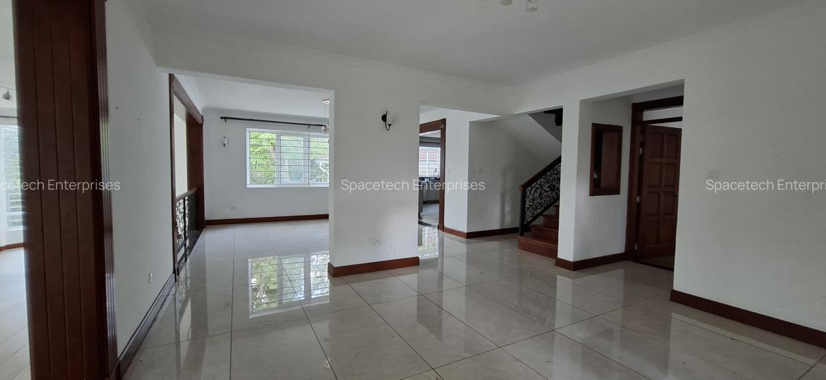 5 Bed Townhouse with En Suite in Rosslyn - 6