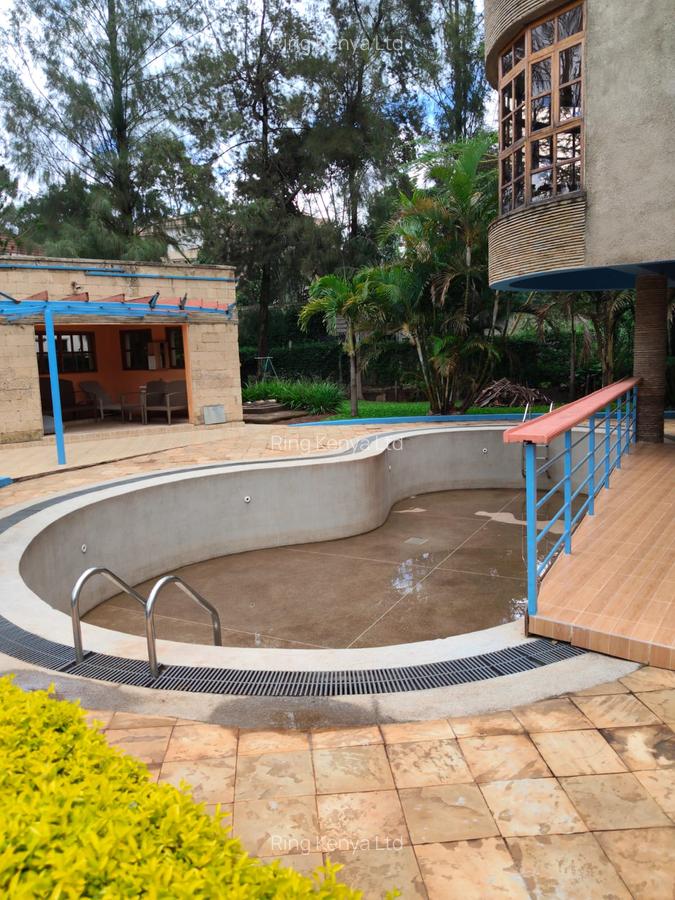 4 Bed House with En Suite in Runda - 18