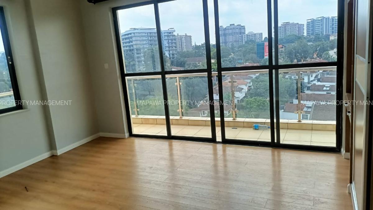 4 Bed Apartment with En Suite in Brookside - 5