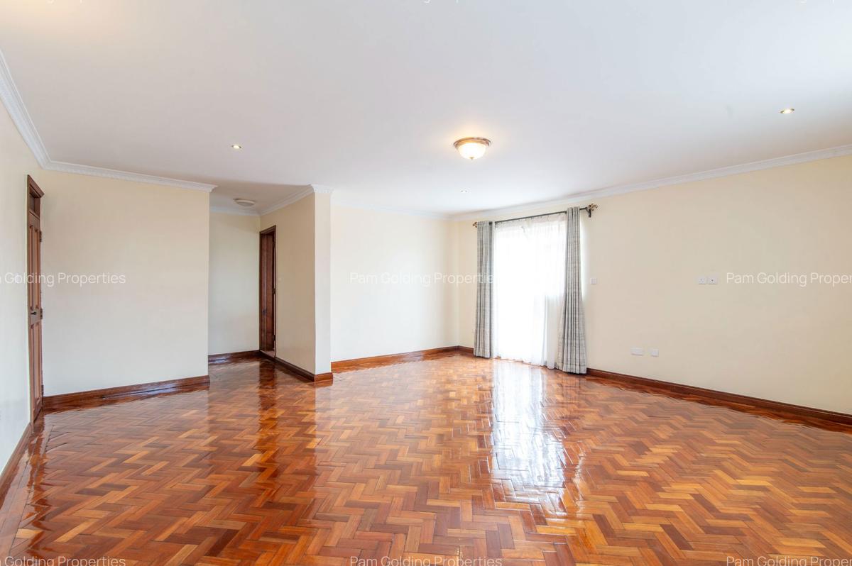 4 Bed House in Runda - 17