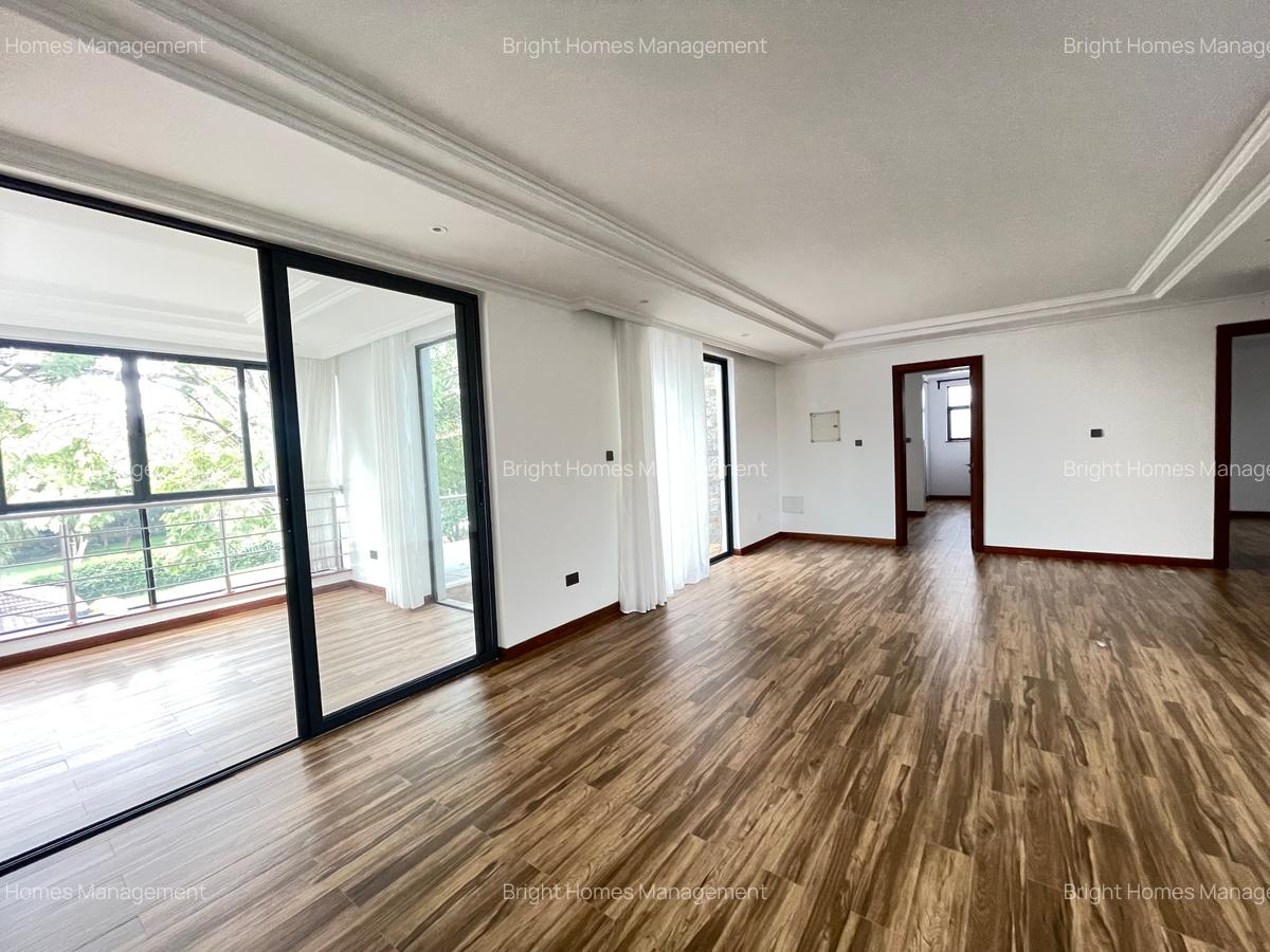 5 Bed Townhouse with En Suite in Lavington - 17