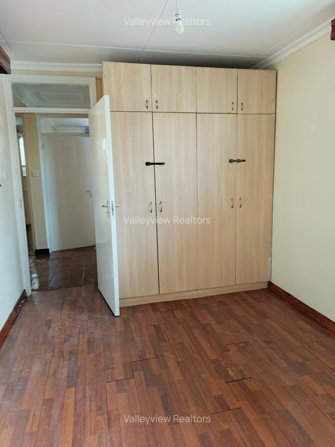 3 Bed Villa with En Suite at Lavington - 18