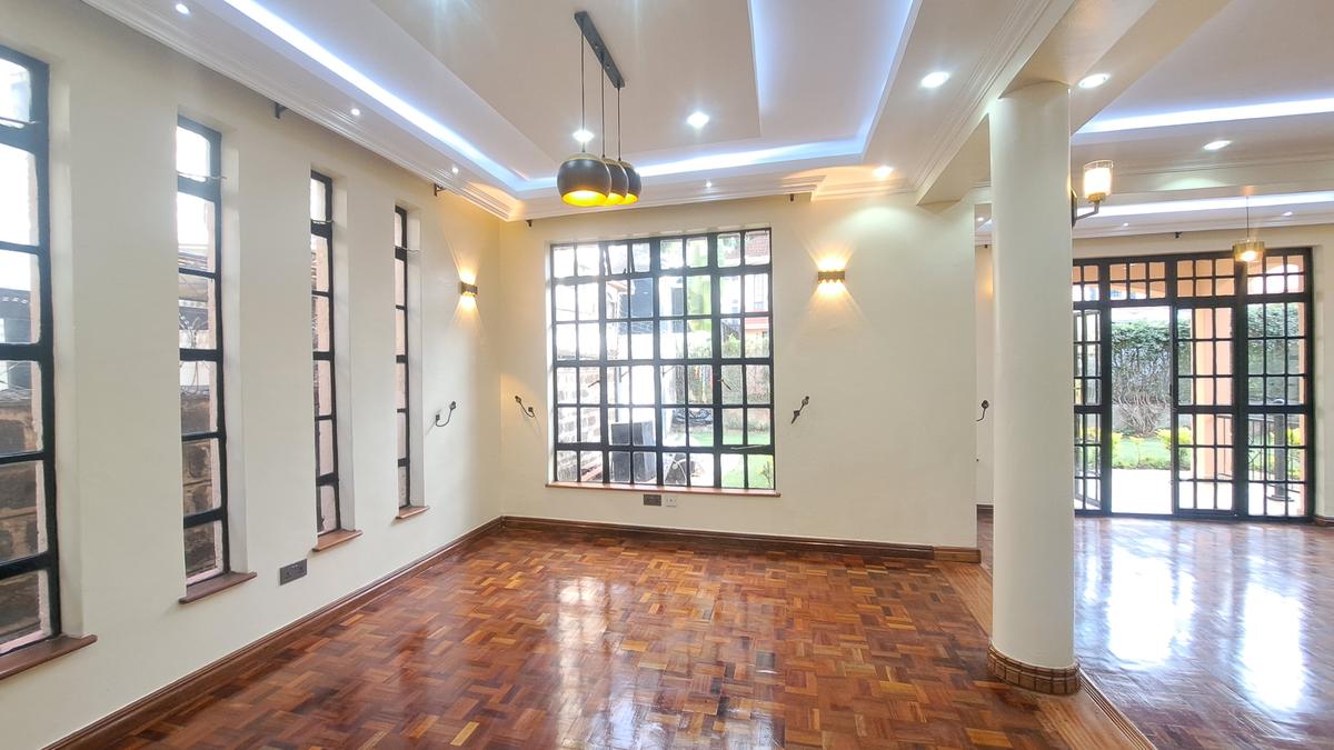 5 Bed Townhouse with En Suite at Chalbi Drive - 5