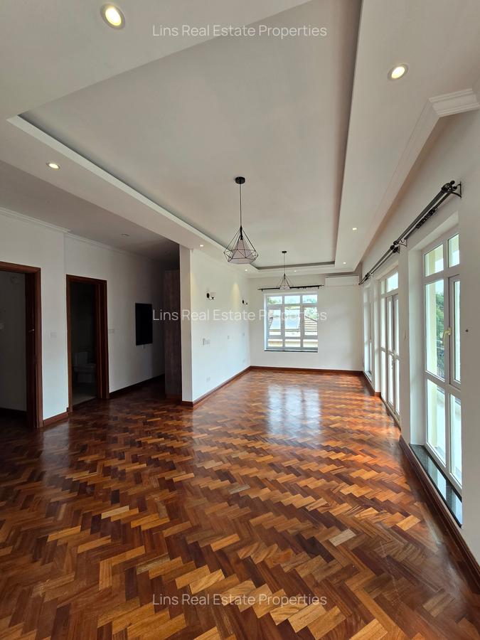 5 Bed Townhouse with En Suite in Lavington - 15