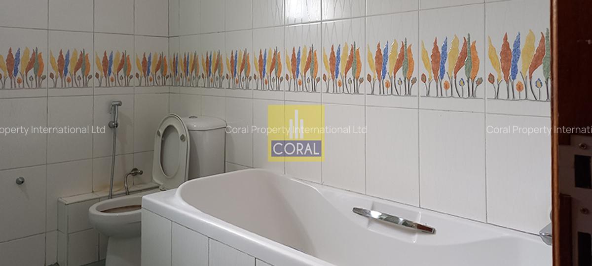 5 Bed House in Runda - 17