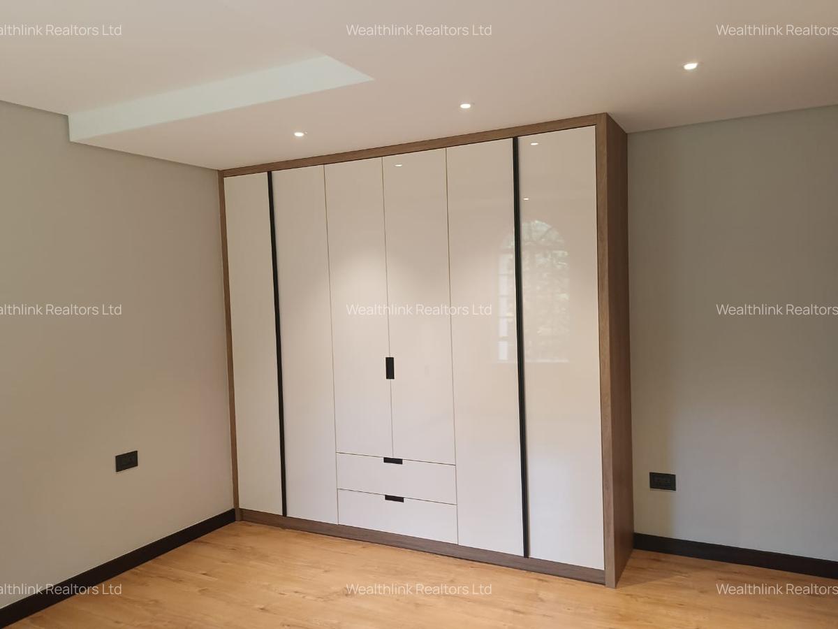 4 Bed House with En Suite at Runda - 8