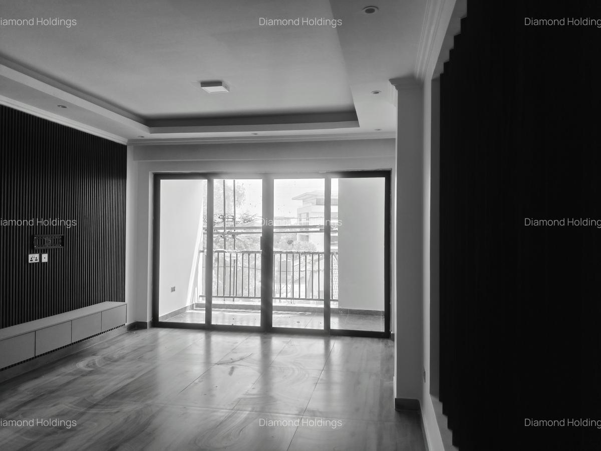 2 Bed Apartment with En Suite in Brookside - 3