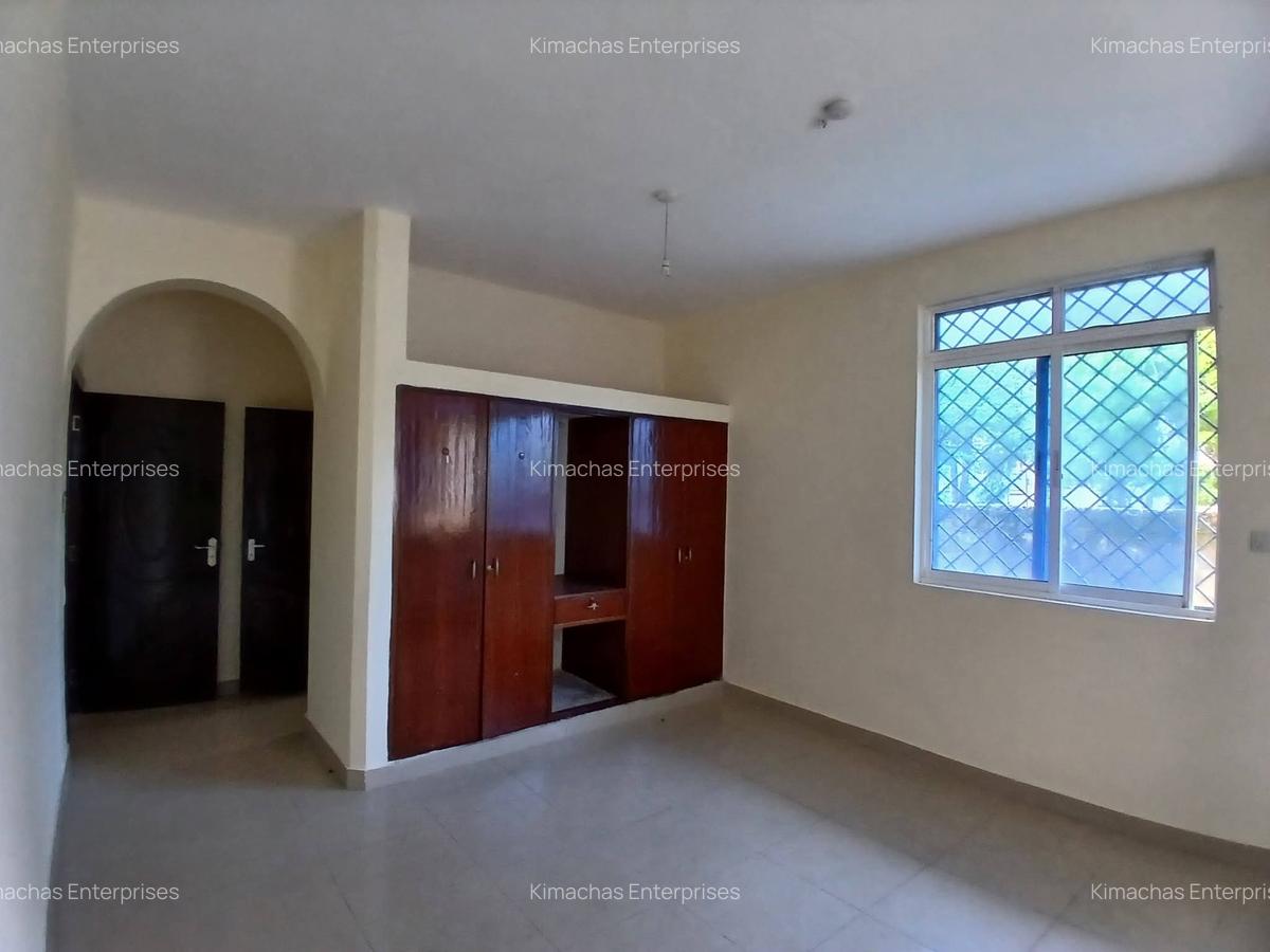 3 Bed Apartment with En Suite at 2Nd Avenue Nyali - 14