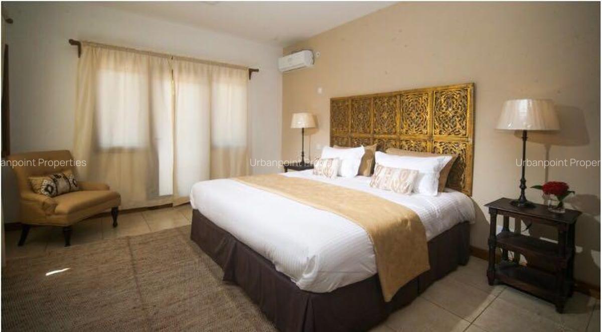 4 Bed House with En Suite in Nyali Area - 12