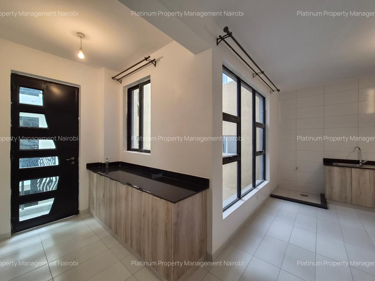 3 Bed Apartment with En Suite at Second Parklands - 10
