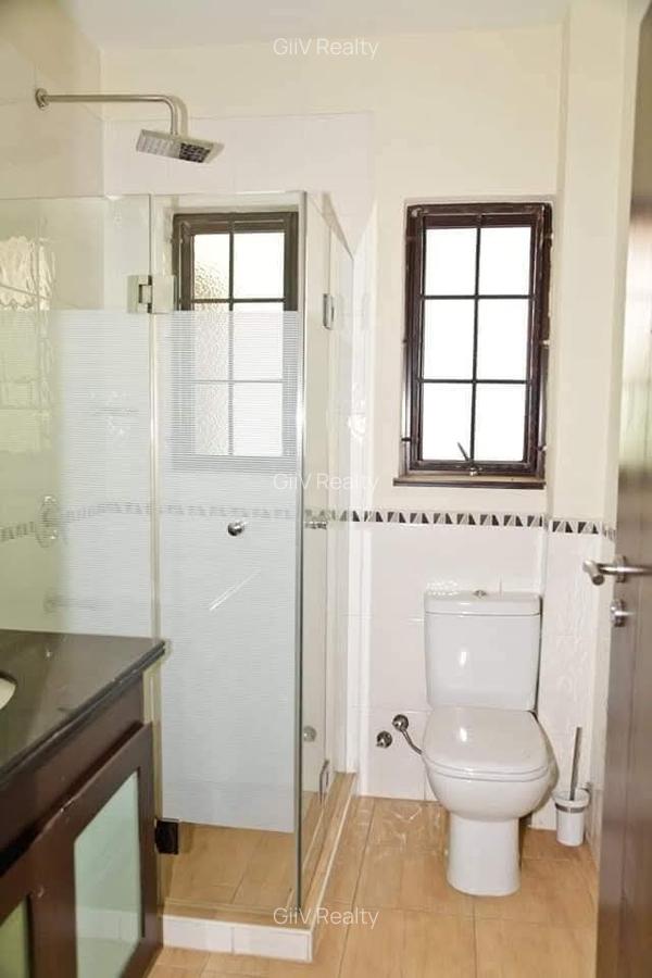 3 Bed Apartment with En Suite in Riverside - 18