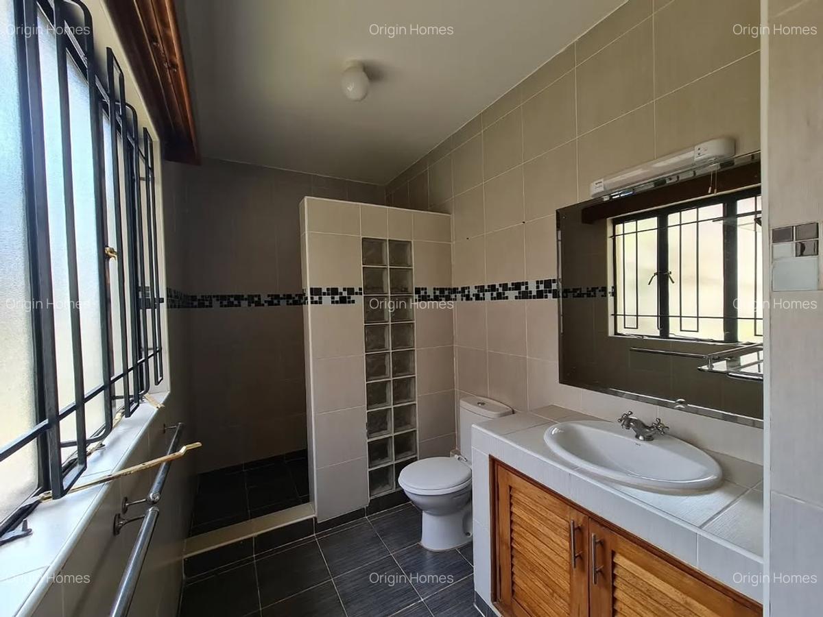4 Bed Apartment with En Suite at Mbaazi Road - 20