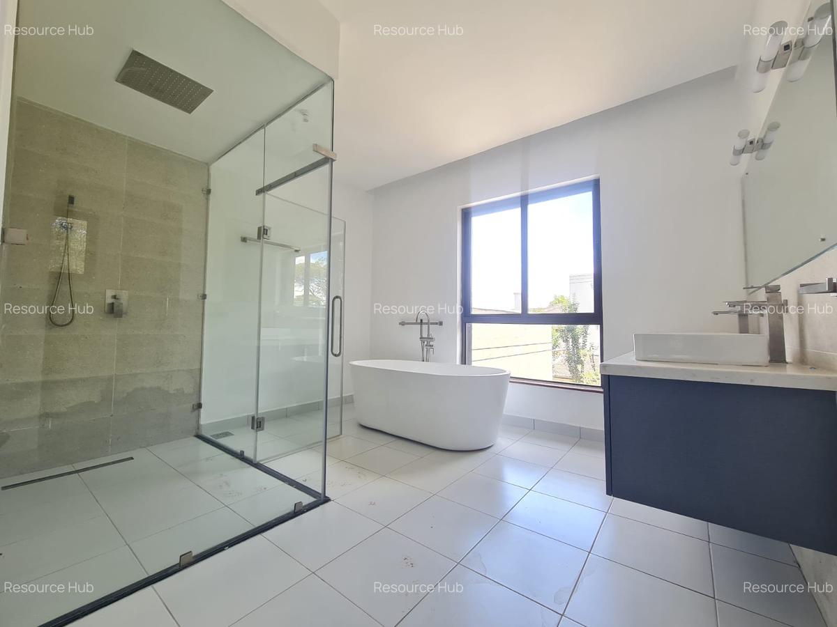 5 Bed Townhouse with En Suite at Karen - 14