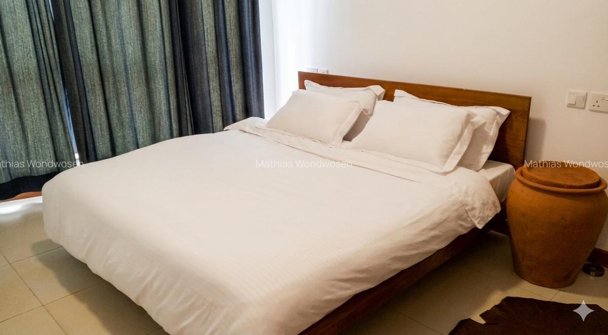 Serviced 2 Bed Apartment with En Suite at Lantana - 5