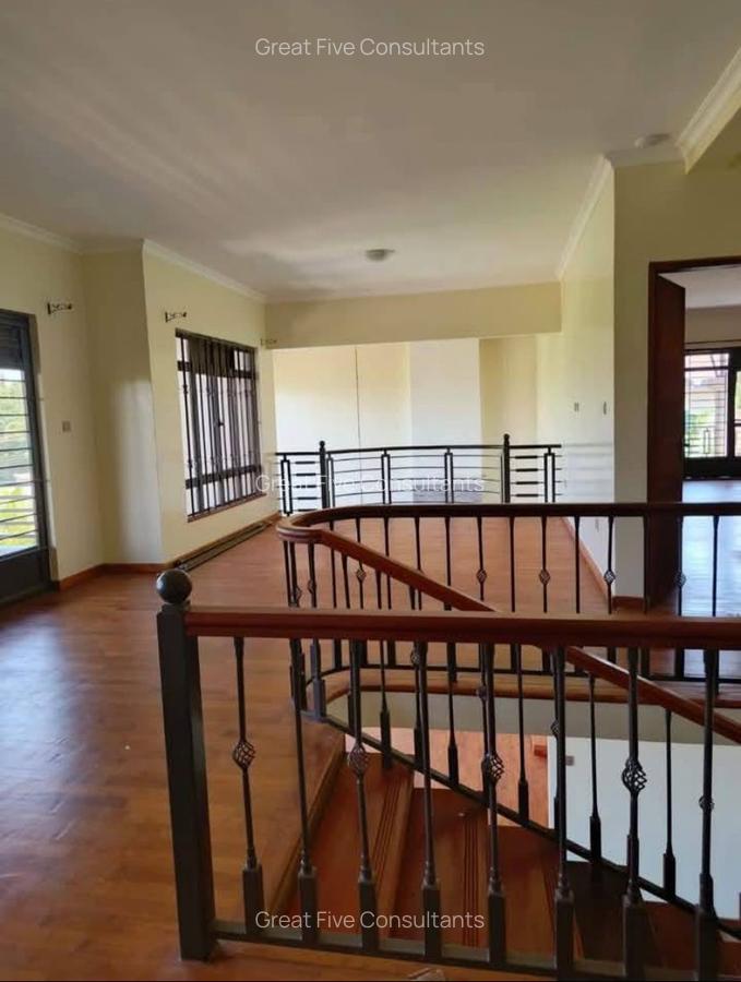 5 Bed House with En Suite in Runda - 9