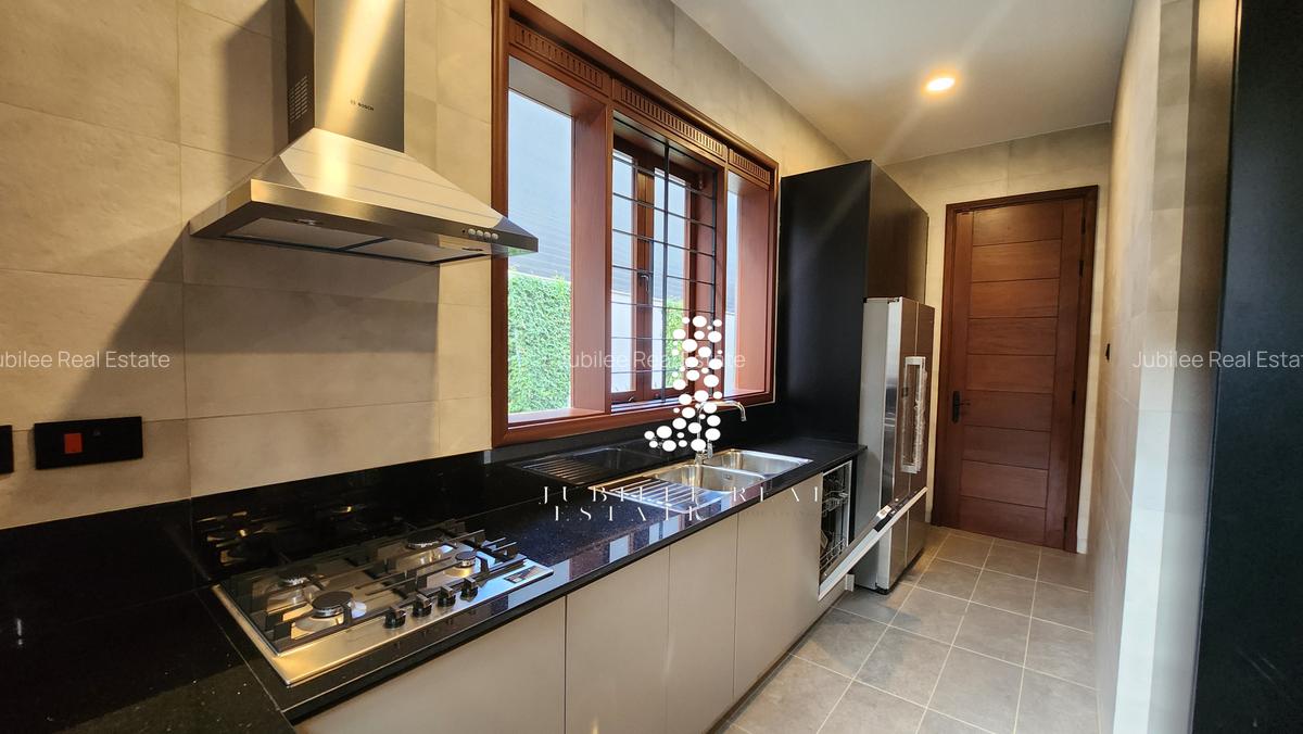 4 Bed Villa with En Suite in Runda - 6