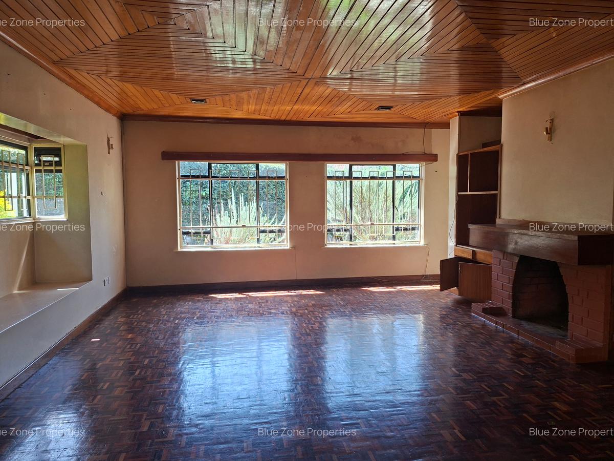 4 Bed House with En Suite at Off Redhill Dr - 3