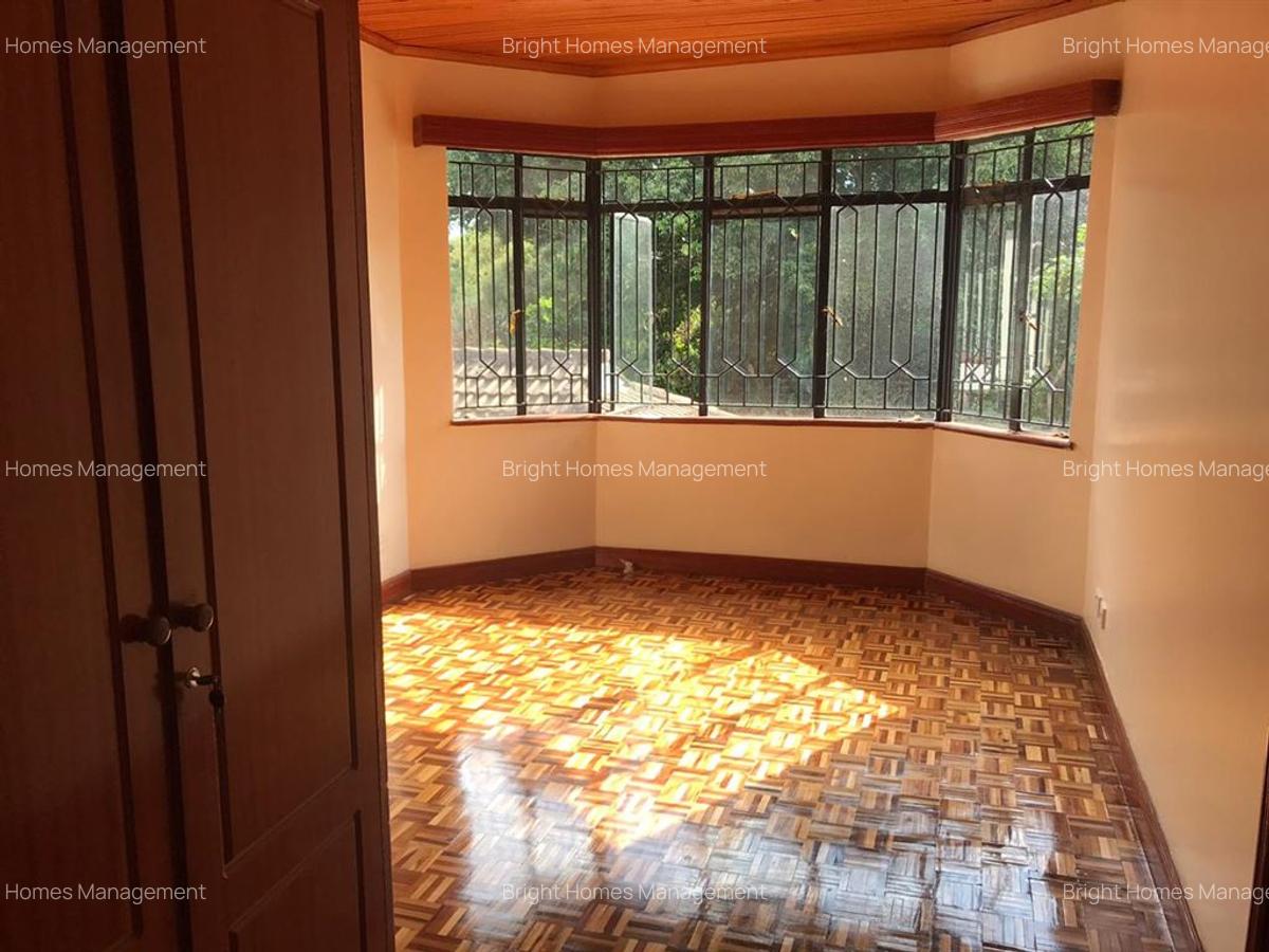 4 Bed Townhouse with En Suite in Lavington - 9