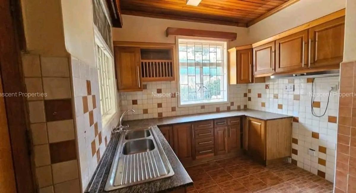 4 Bed House with En Suite at Loresho - 8