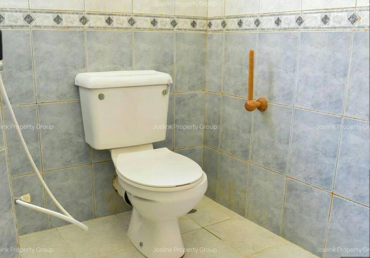 5 Bed Townhouse with Swimming Pool in Nyali Area - 12