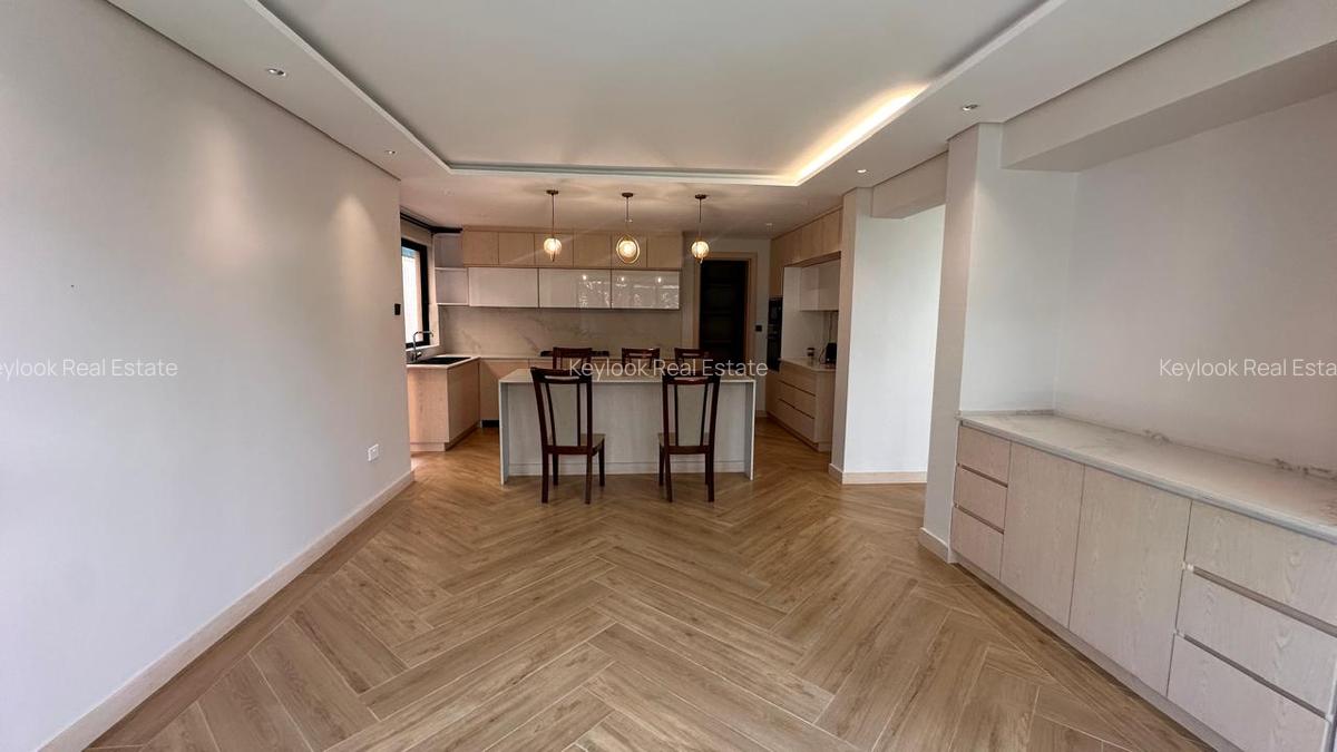 5 Bed Townhouse with En Suite at Lavington - 11