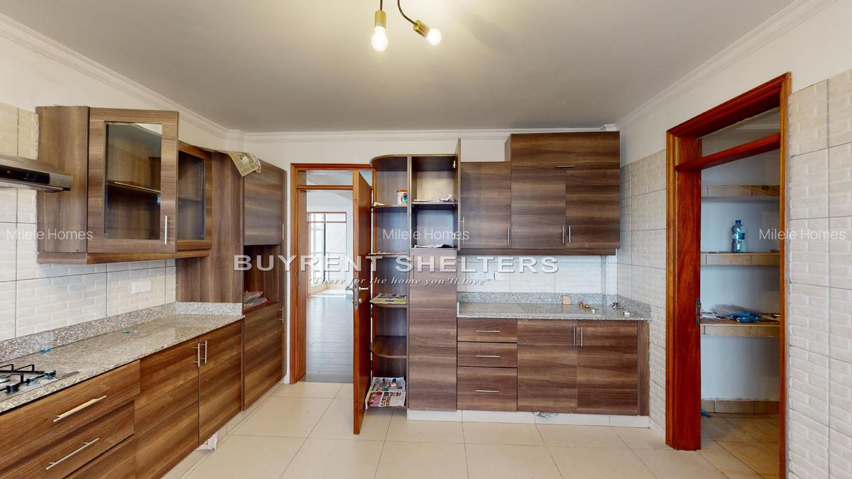 3 Bed Apartment with En Suite at Parklands - 2