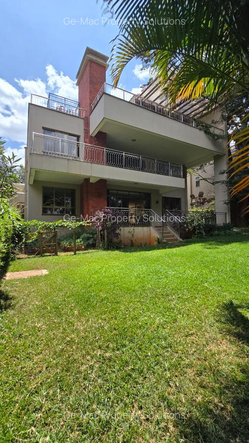 5 Bed House with En Suite in Lavington - 3