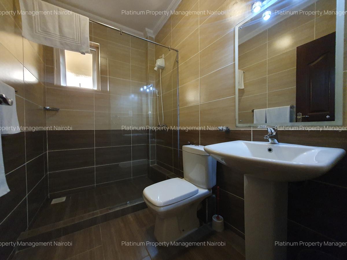 Serviced 2 Bed Apartment with En Suite at Brookside - 11