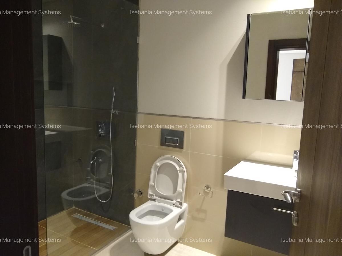 5 Bed House with En Suite at Panafric Avenue - 19