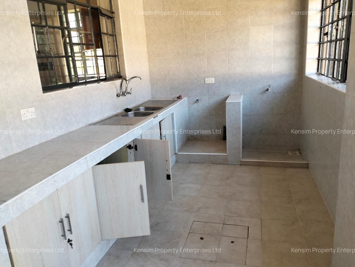 4 Bed Townhouse with En Suite in Kitisuru - 11