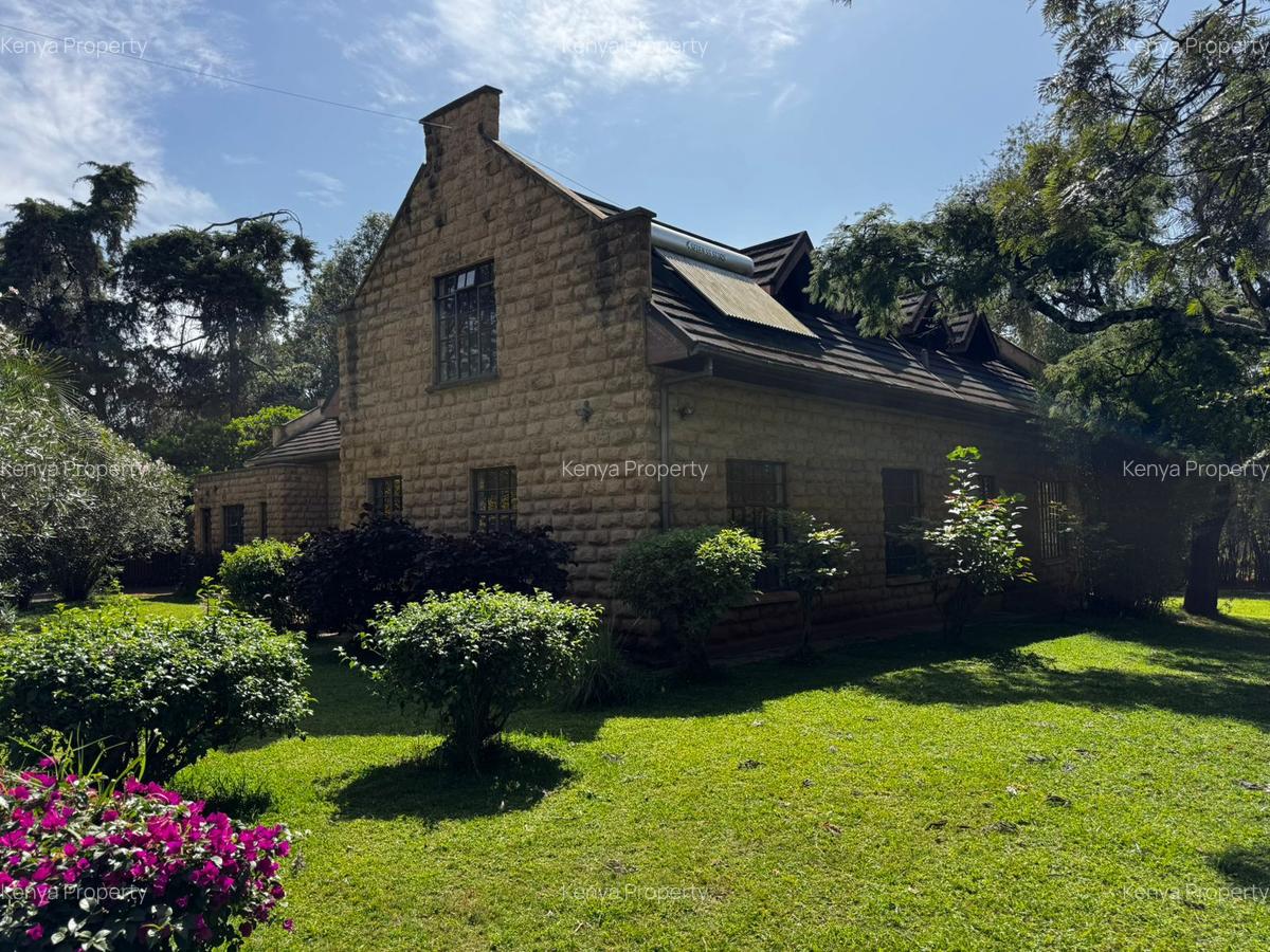 6 Bed Villa with En Suite at Hardy - 4