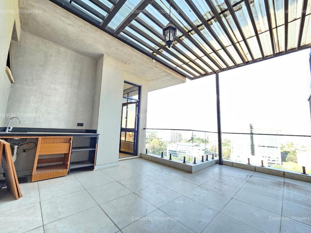 3 Bed Apartment with En Suite in Brookside - 8