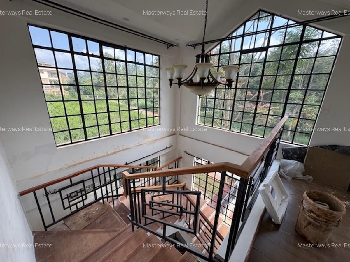 4 Bed Villa with En Suite in Rosslyn - 6